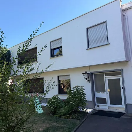 Village Apartment *